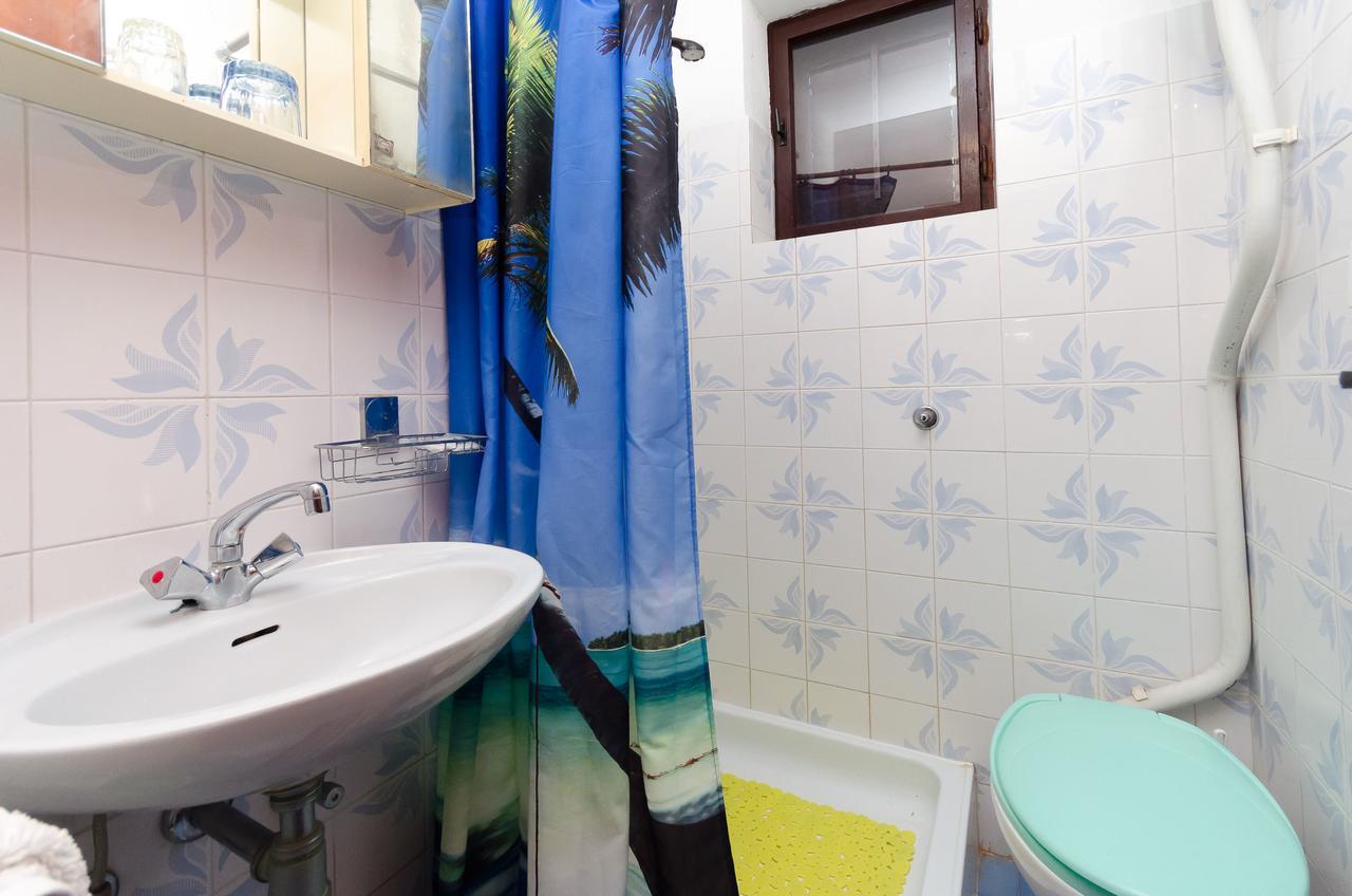 Apartments And Room Luka Klenovica Esterno foto
