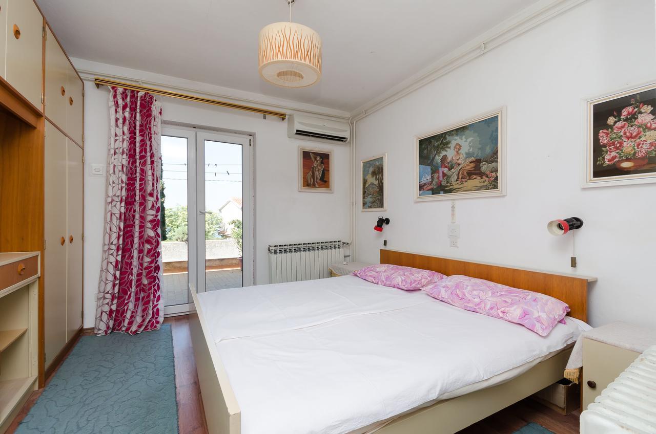Apartments And Room Luka Klenovica Esterno foto